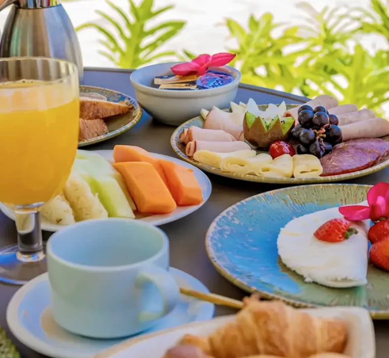 cafe da manha frutas